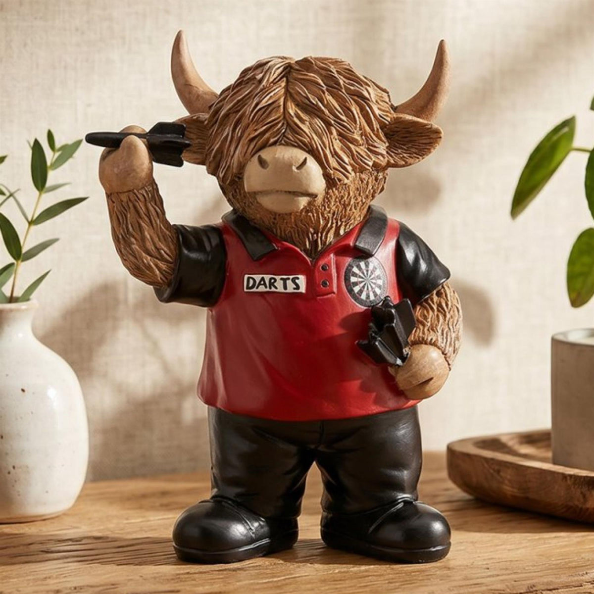 Hughie Highland Cow 'Bullseye' Dart Player Figurine By Lesser And Pavey