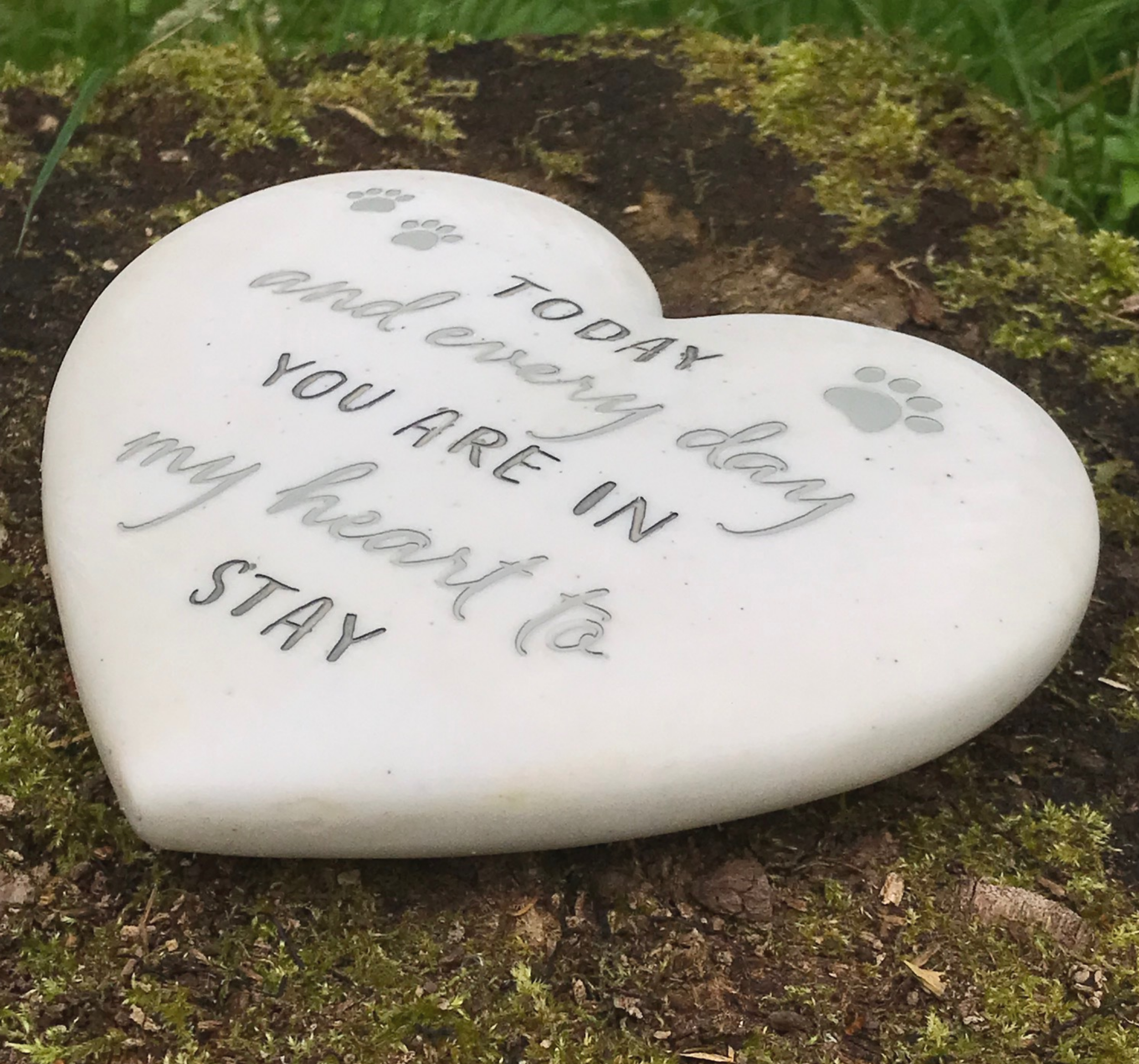 Heart shaped marble effect Dog or Cat memorial grave marker decoration or pet loss gift
