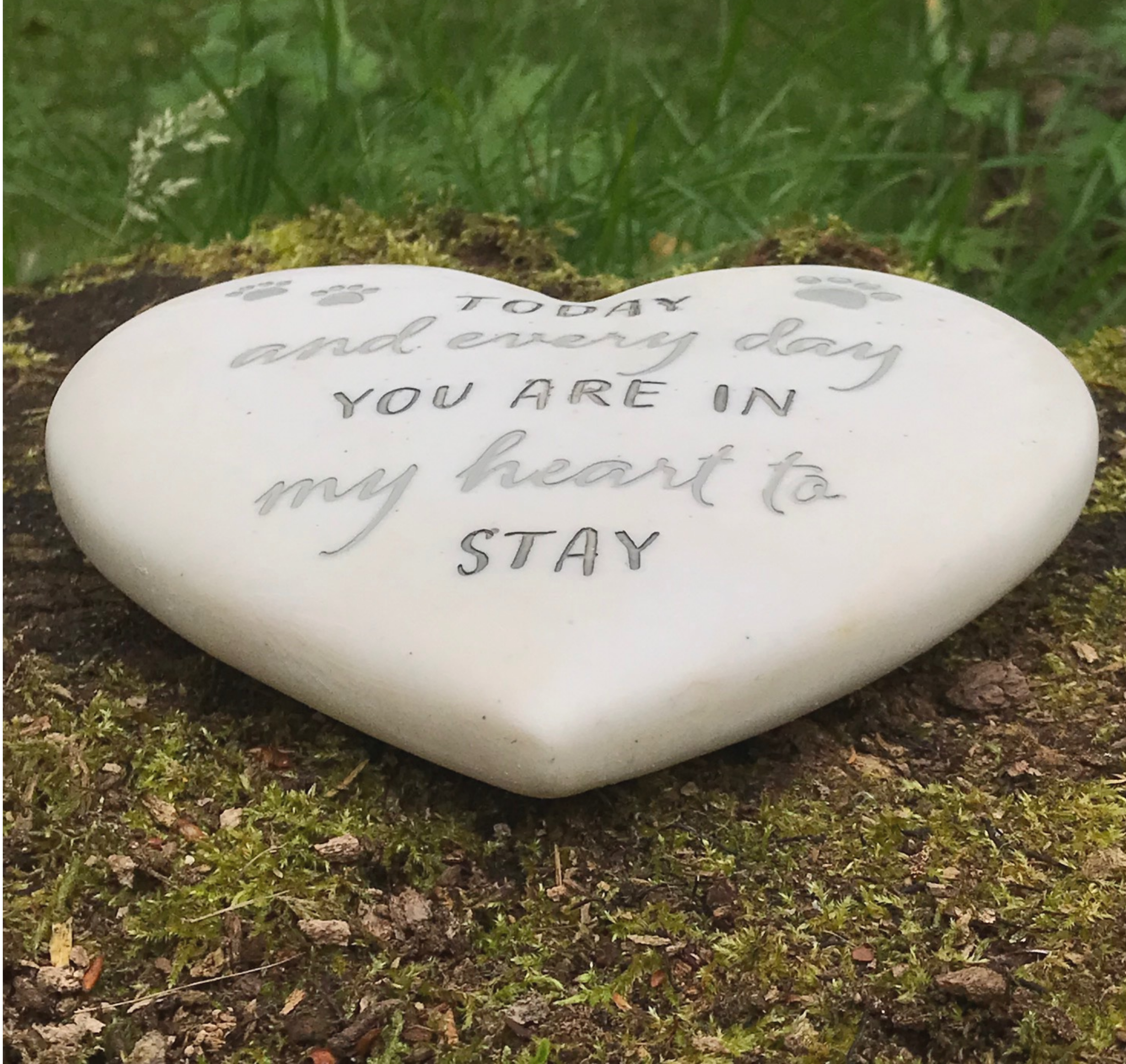Heart shaped marble effect Dog or Cat memorial grave marker decoration or pet loss gift