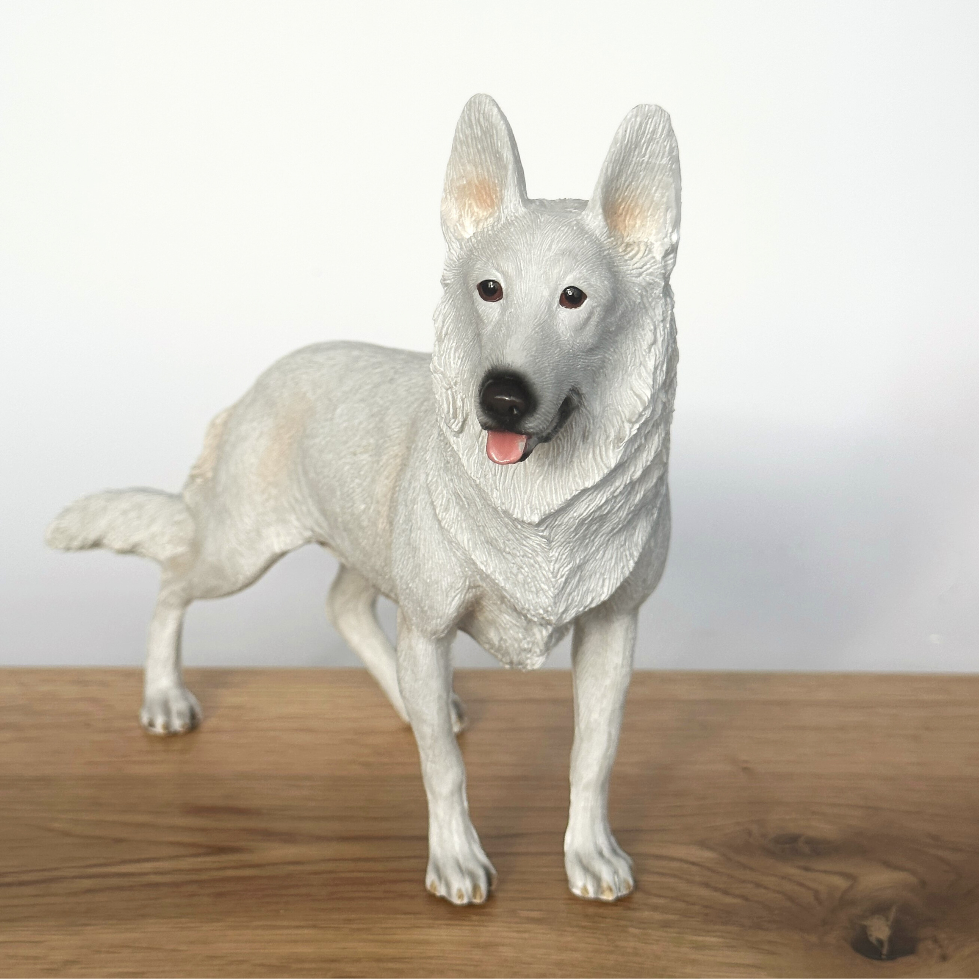 White Alsatian German Shepherd ornament, quality lifelike figurine by Leonardo. Gift boxed