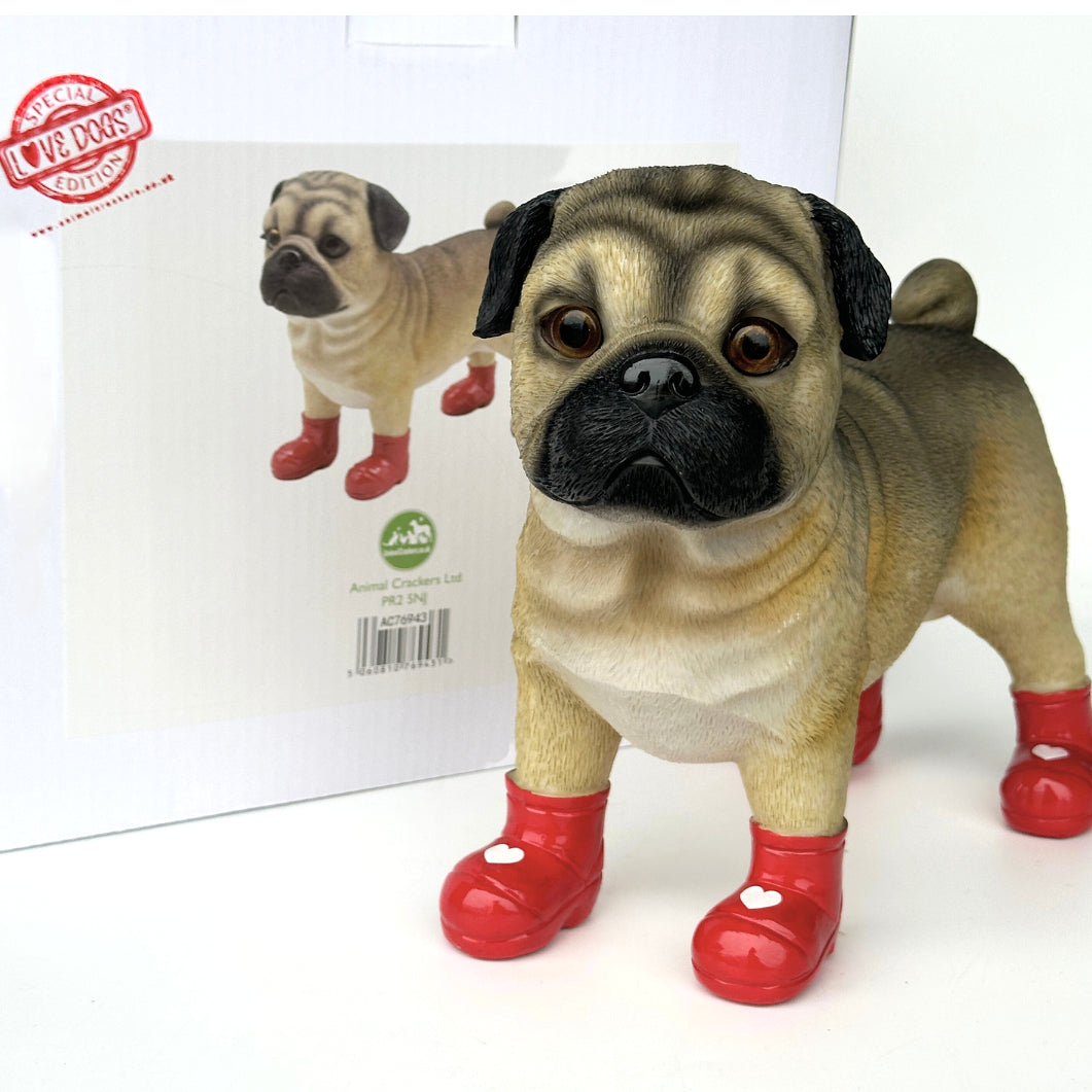 Valentines Pug Love Heart Welly Boots Love Dogs figurine Dog Lover Gift 25cm