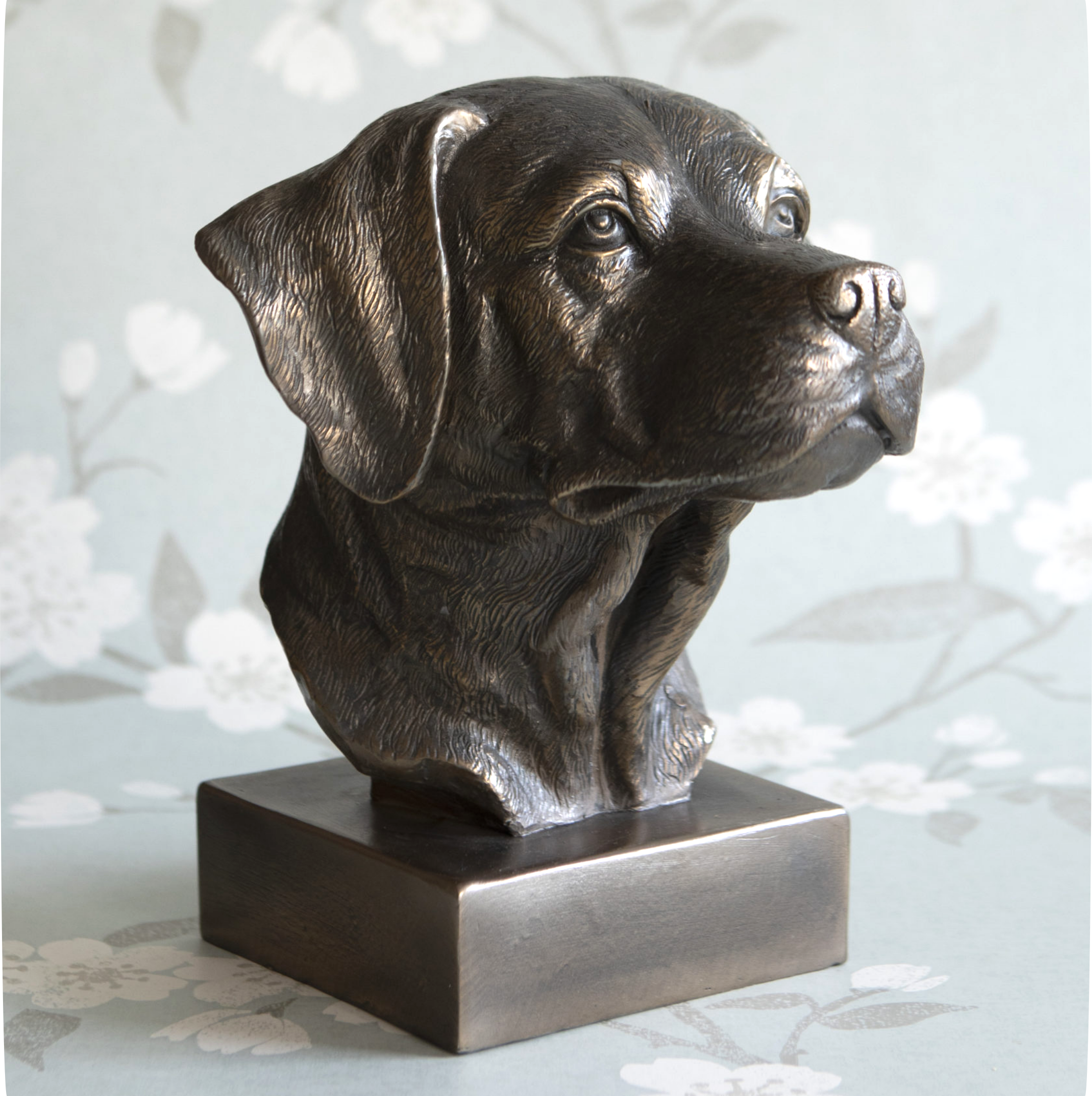 Heavy bronze effect Labrador head bust ornament, Dog lover collectable